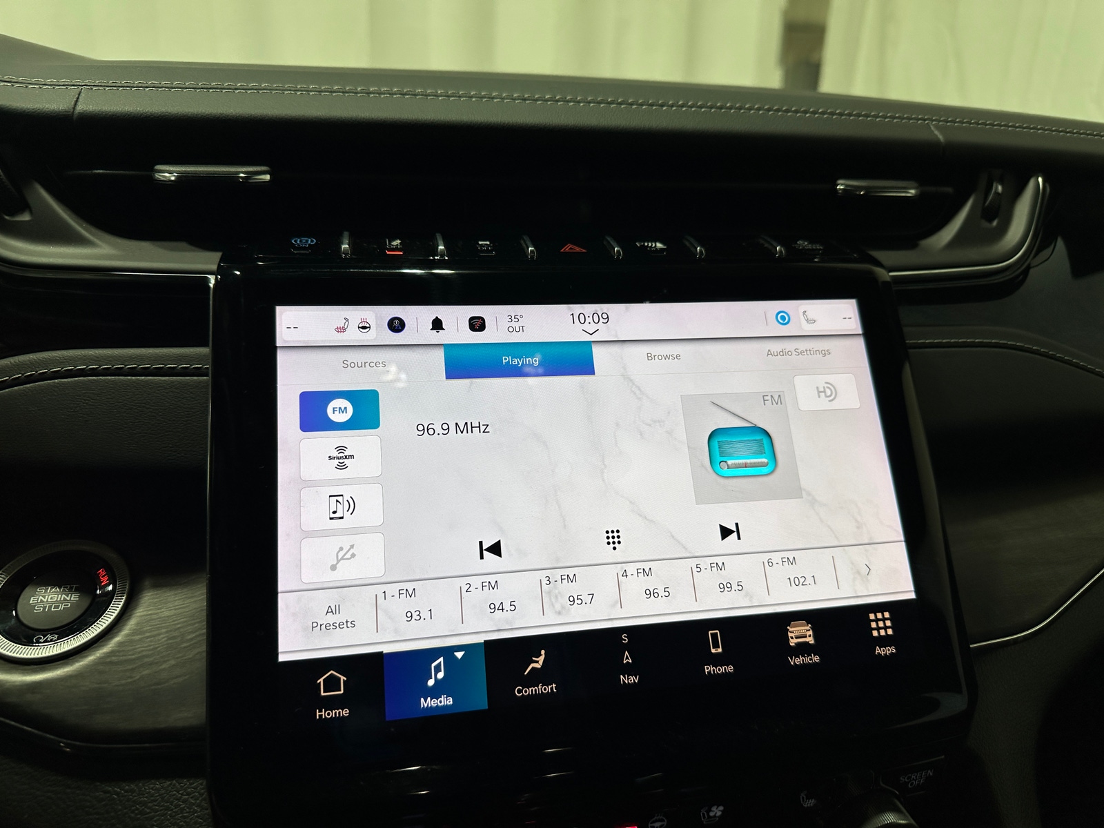 Thumbnail: 2023 Jeep Grand Cherokee - 3