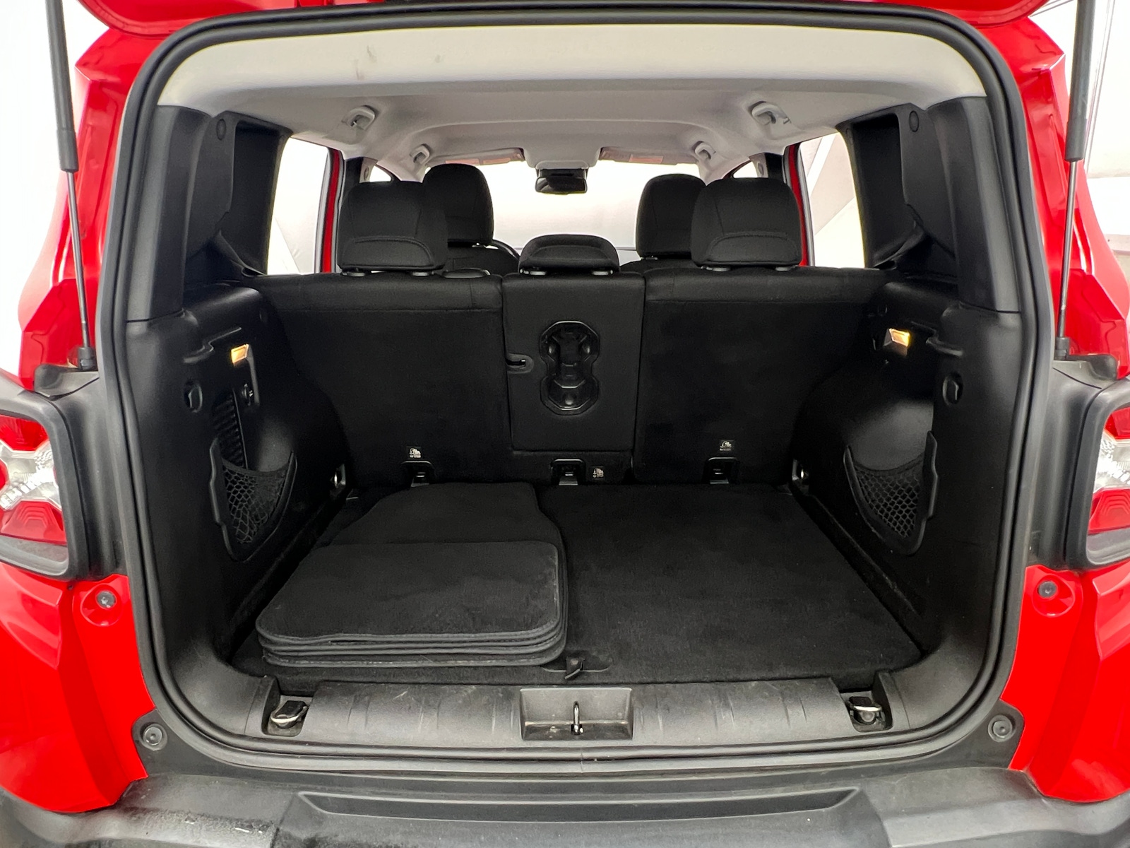 Thumbnail: 2017 Jeep Renegade - 7