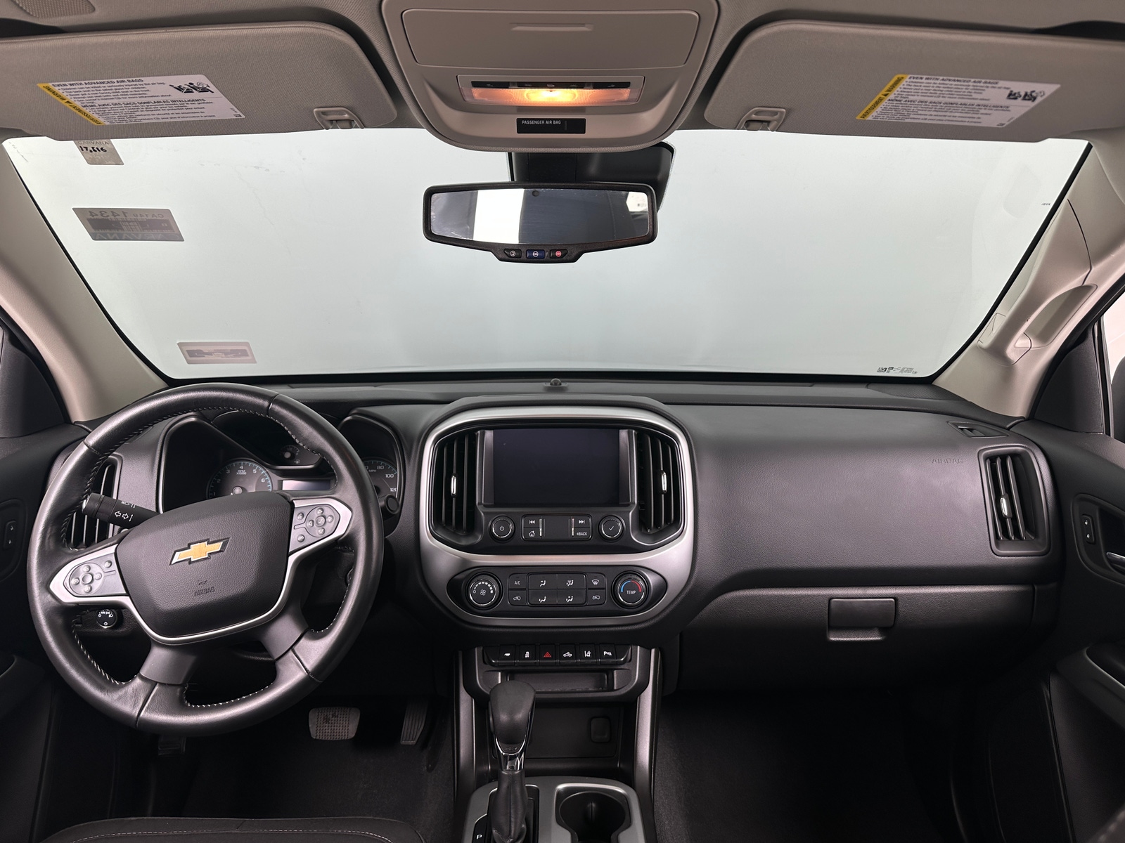 Thumbnail: 2022 Chevrolet Colorado - 3