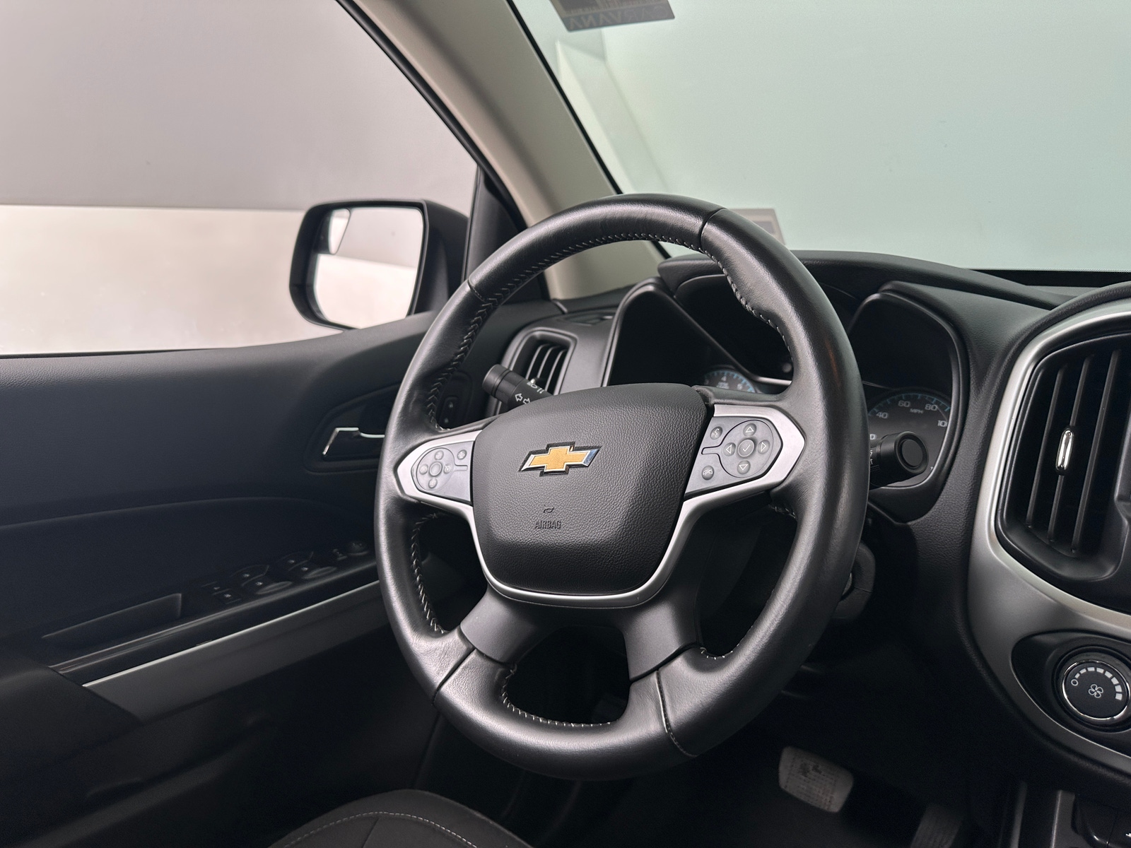 Thumbnail: 2022 Chevrolet Colorado - 5