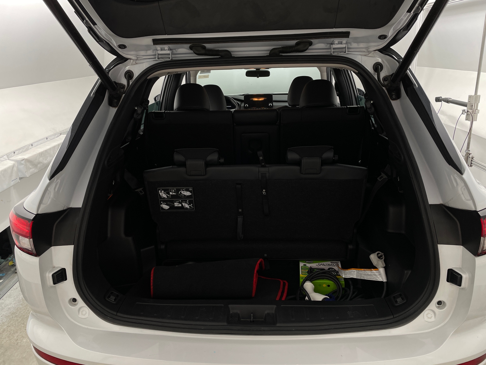 Thumbnail: 2023 Mitsubishi Outlander - 6