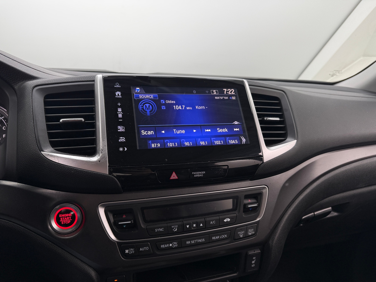 Thumbnail: 2017 Honda Pilot - 3