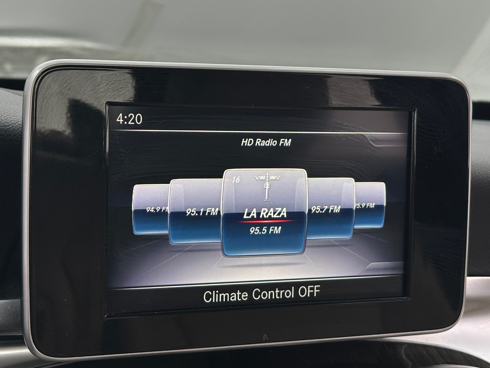 Thumbnail: 2018 Mercedes-Benz C-Class - 3