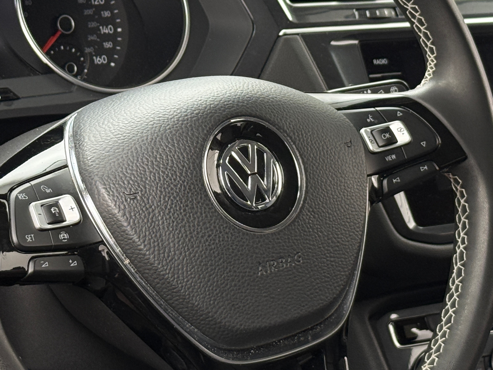 Thumbnail: 2021 Volkswagen Tiguan - 4