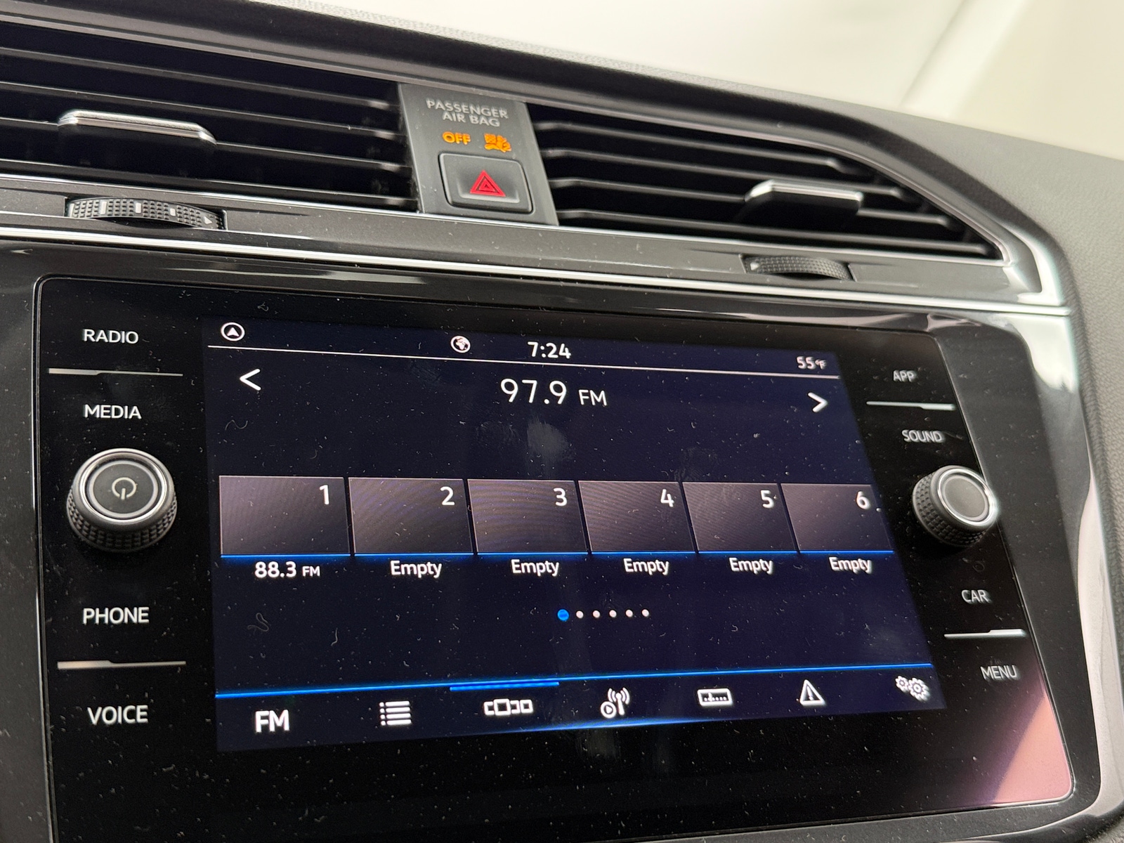 Thumbnail: 2021 Volkswagen Tiguan - 3