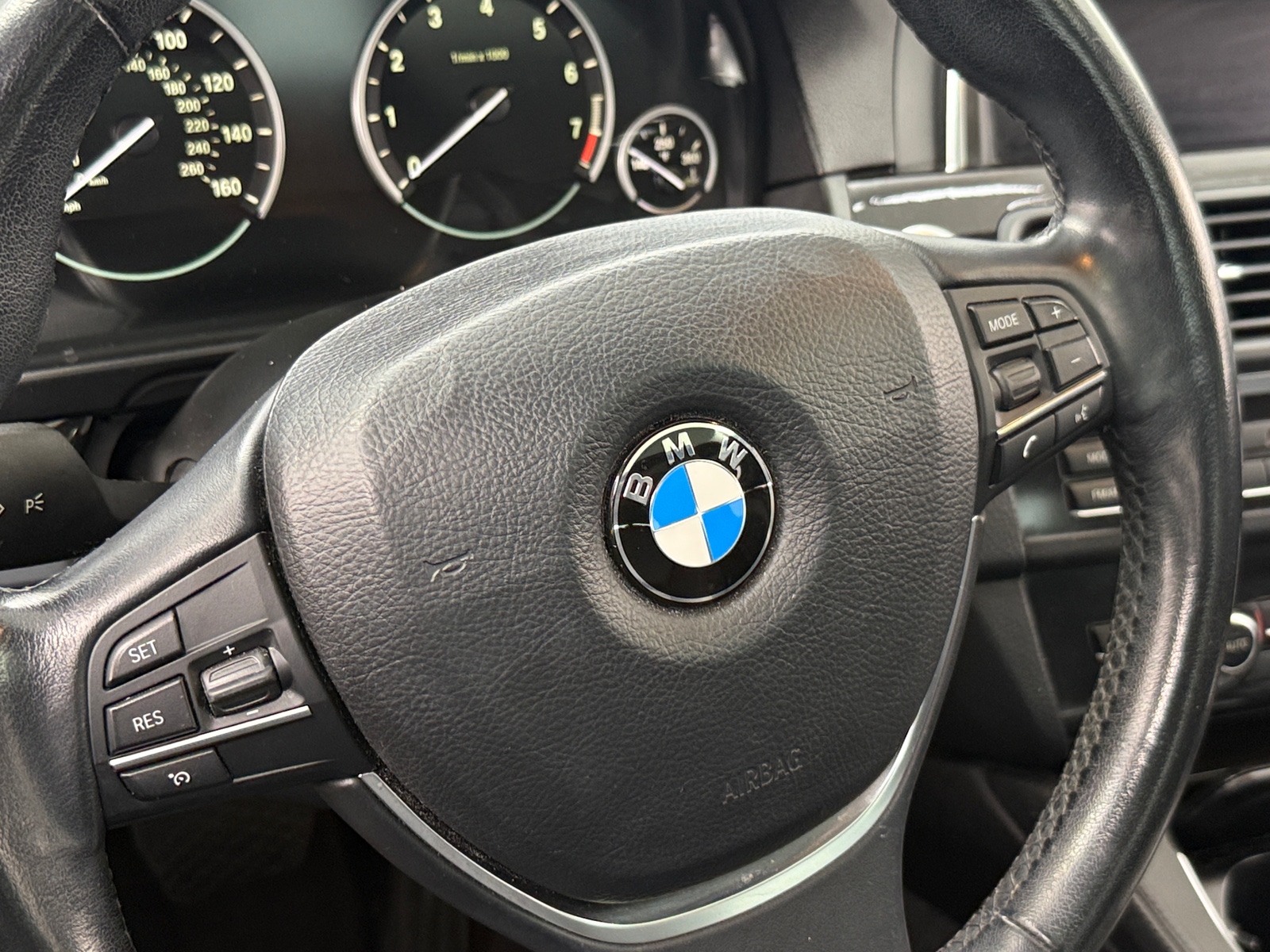 Thumbnail: 2014 BMW 5 Series - 4