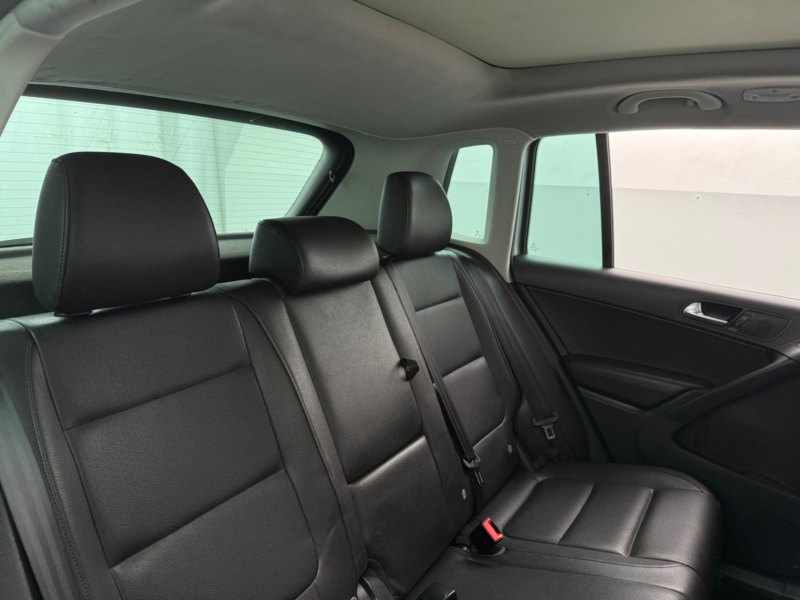 Thumbnail: 2016 Volkswagen Tiguan - 5