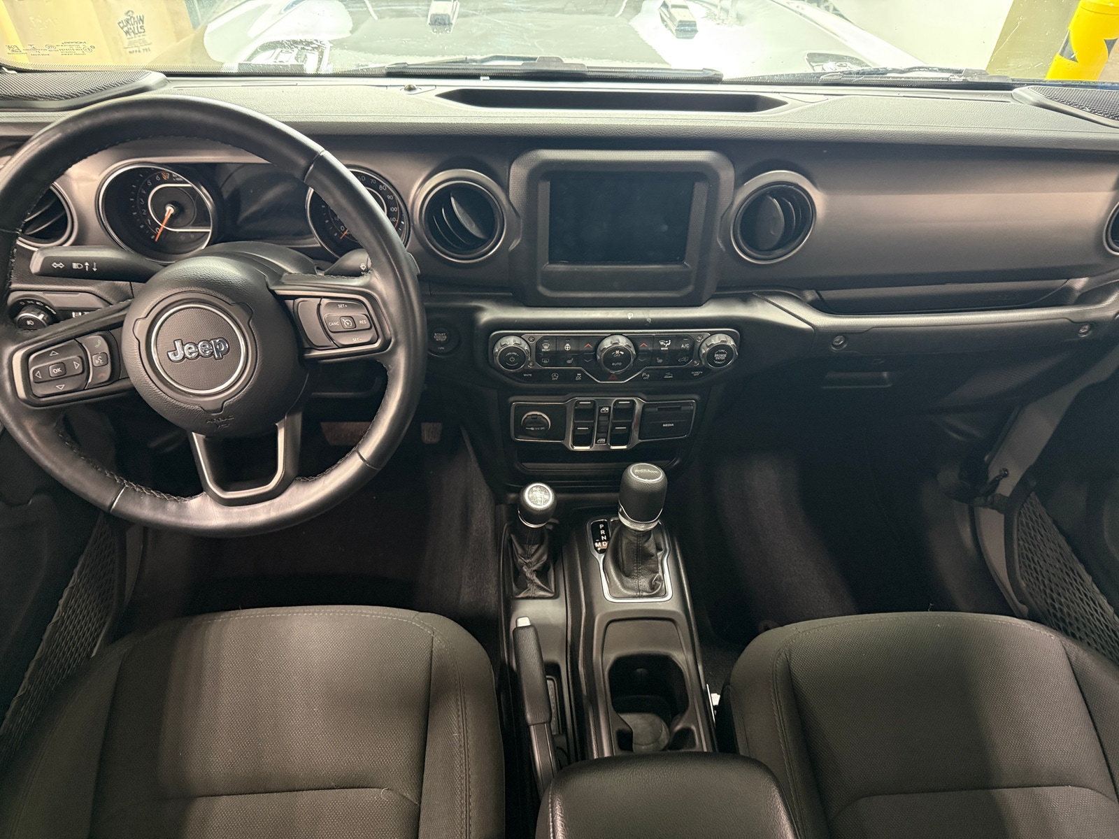 Thumbnail: 2021 Jeep Gladiator - 3