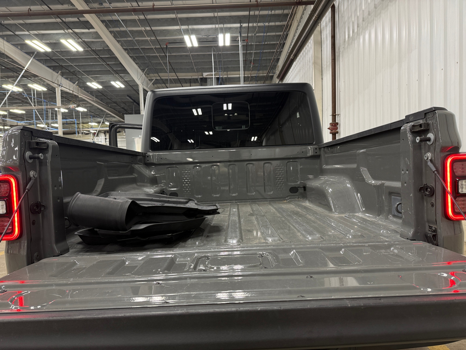 Thumbnail: 2021 Jeep Gladiator - 7