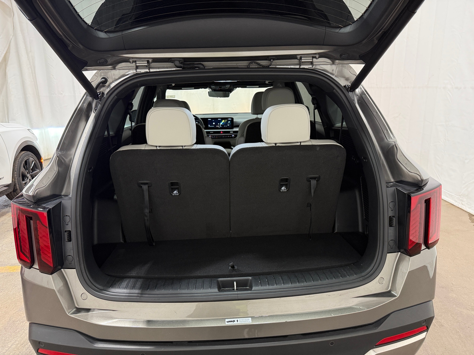 Thumbnail: 2025 Kia Sorento - 6