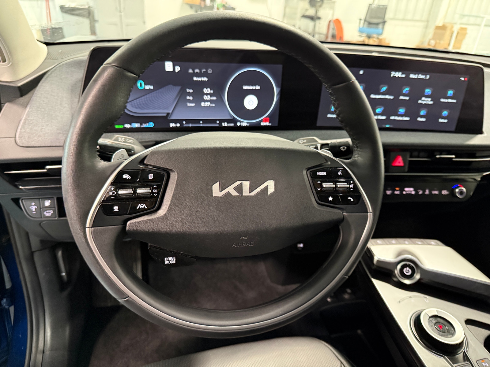 Thumbnail: 2022 Kia EV6 - 4