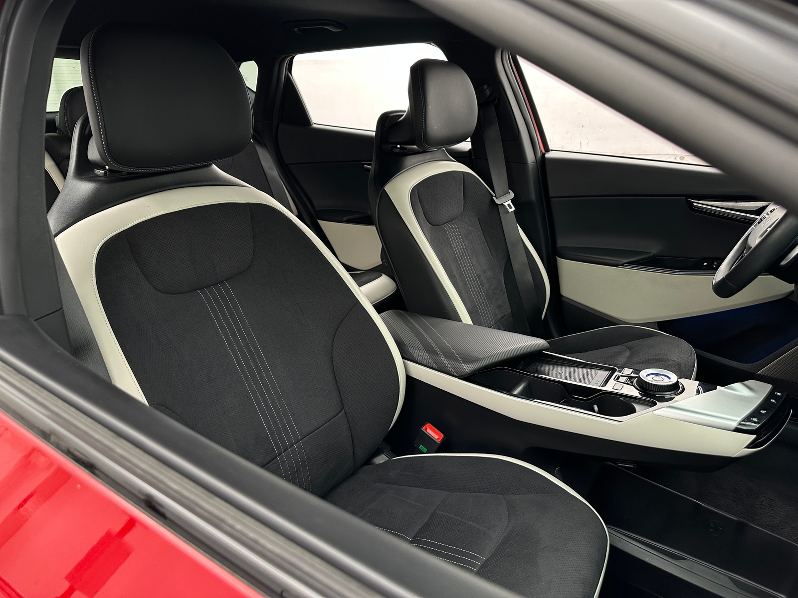 Thumbnail: 2024 Kia EV6 - 2