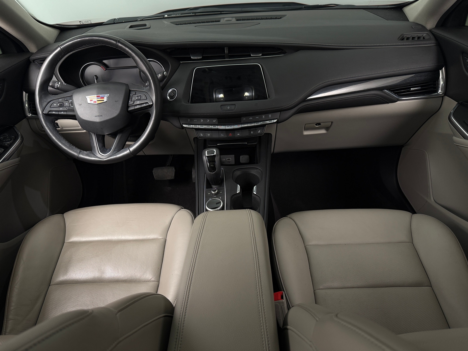 Thumbnail: 2019 Cadillac XT4 - 2