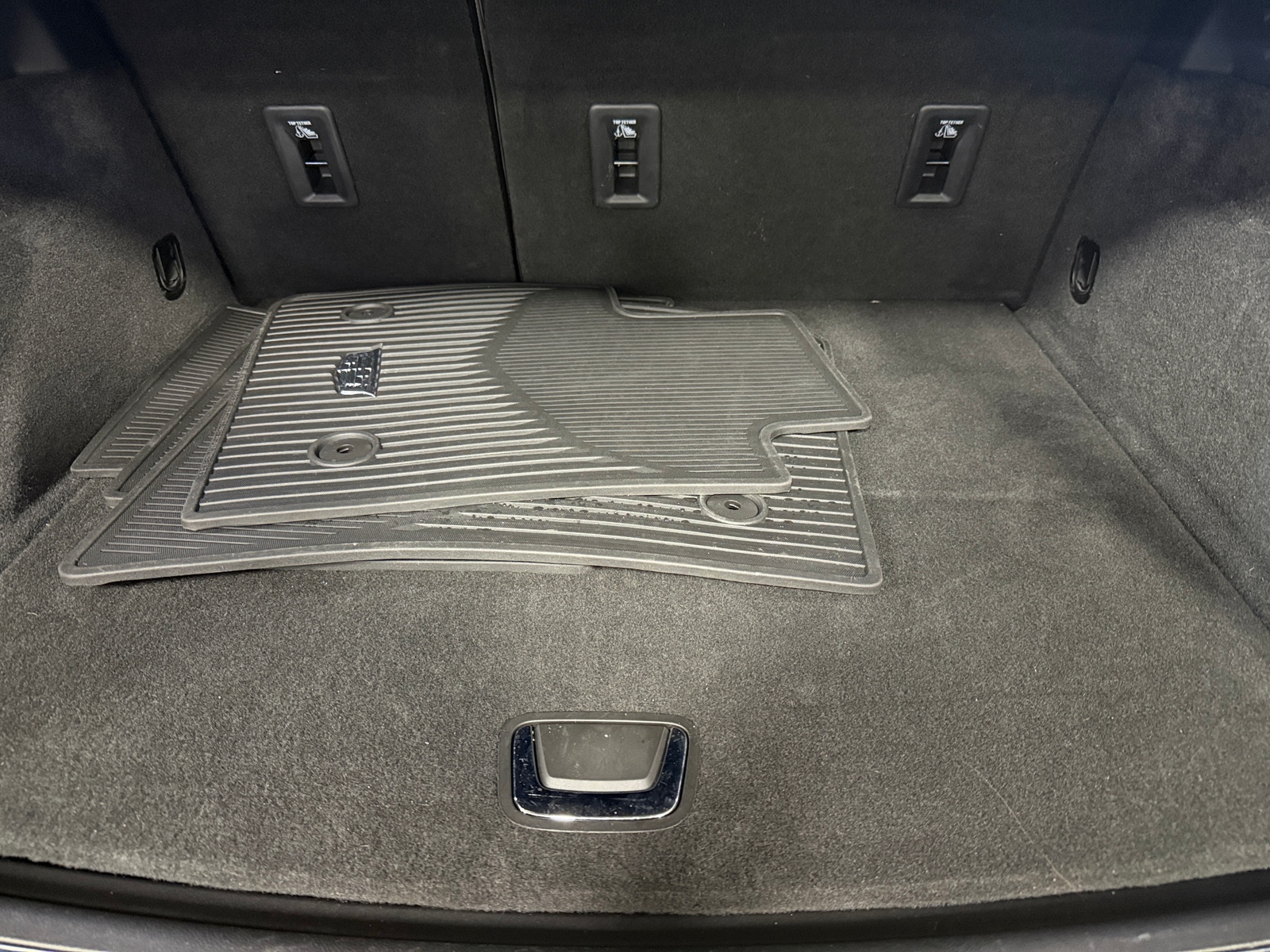 Thumbnail: 2019 Cadillac XT4 - 6