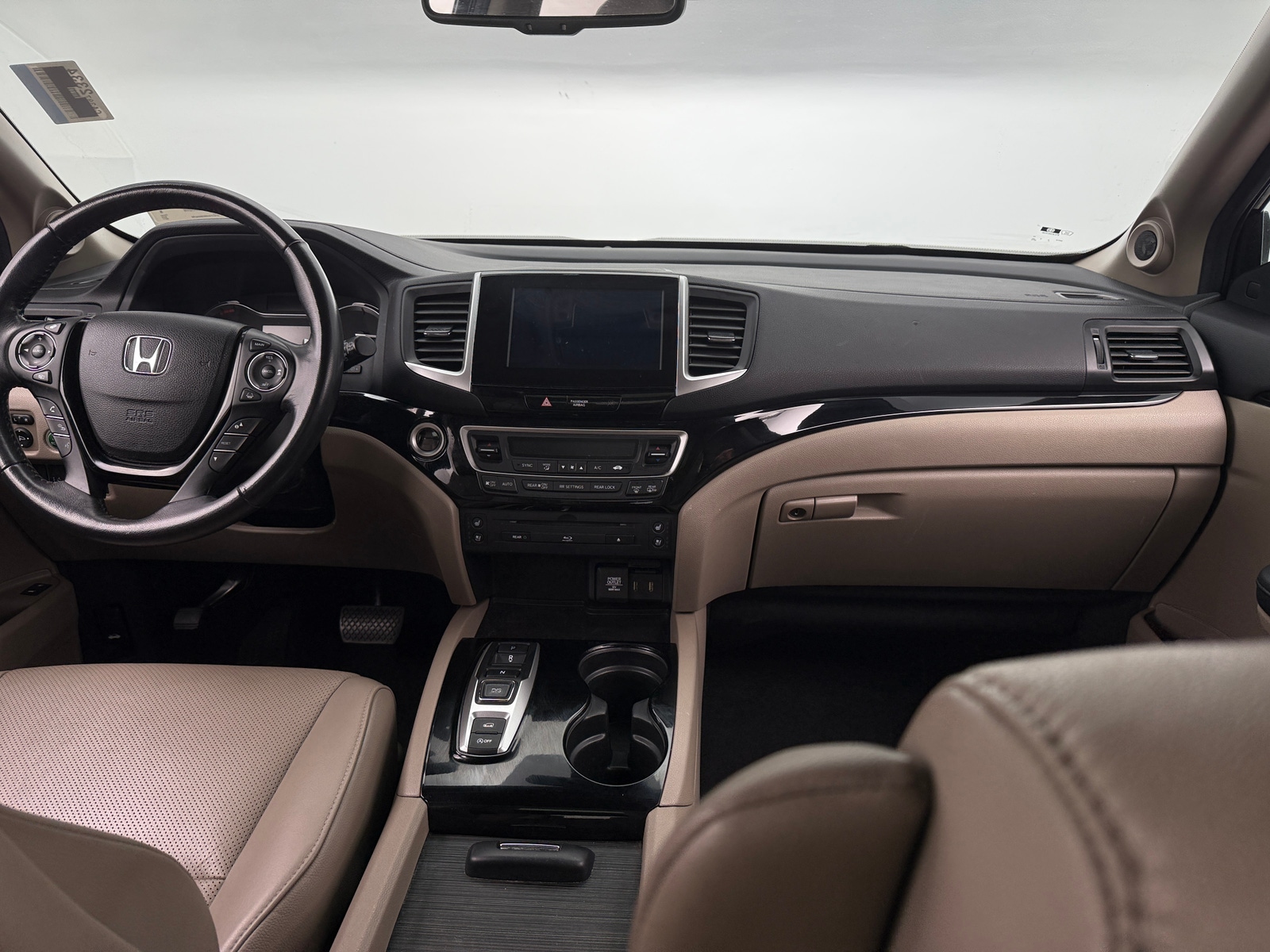 Thumbnail: 2017 Honda Pilot - 2