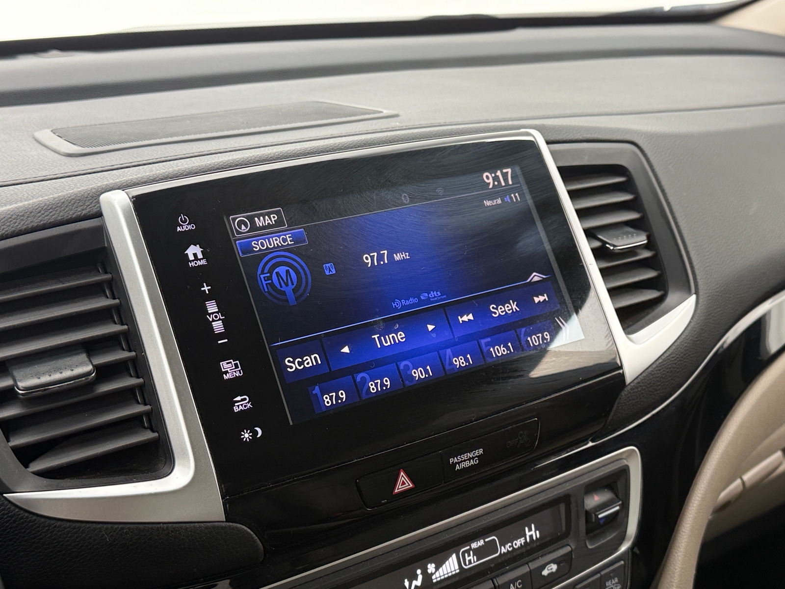 Thumbnail: 2017 Honda Pilot - 3