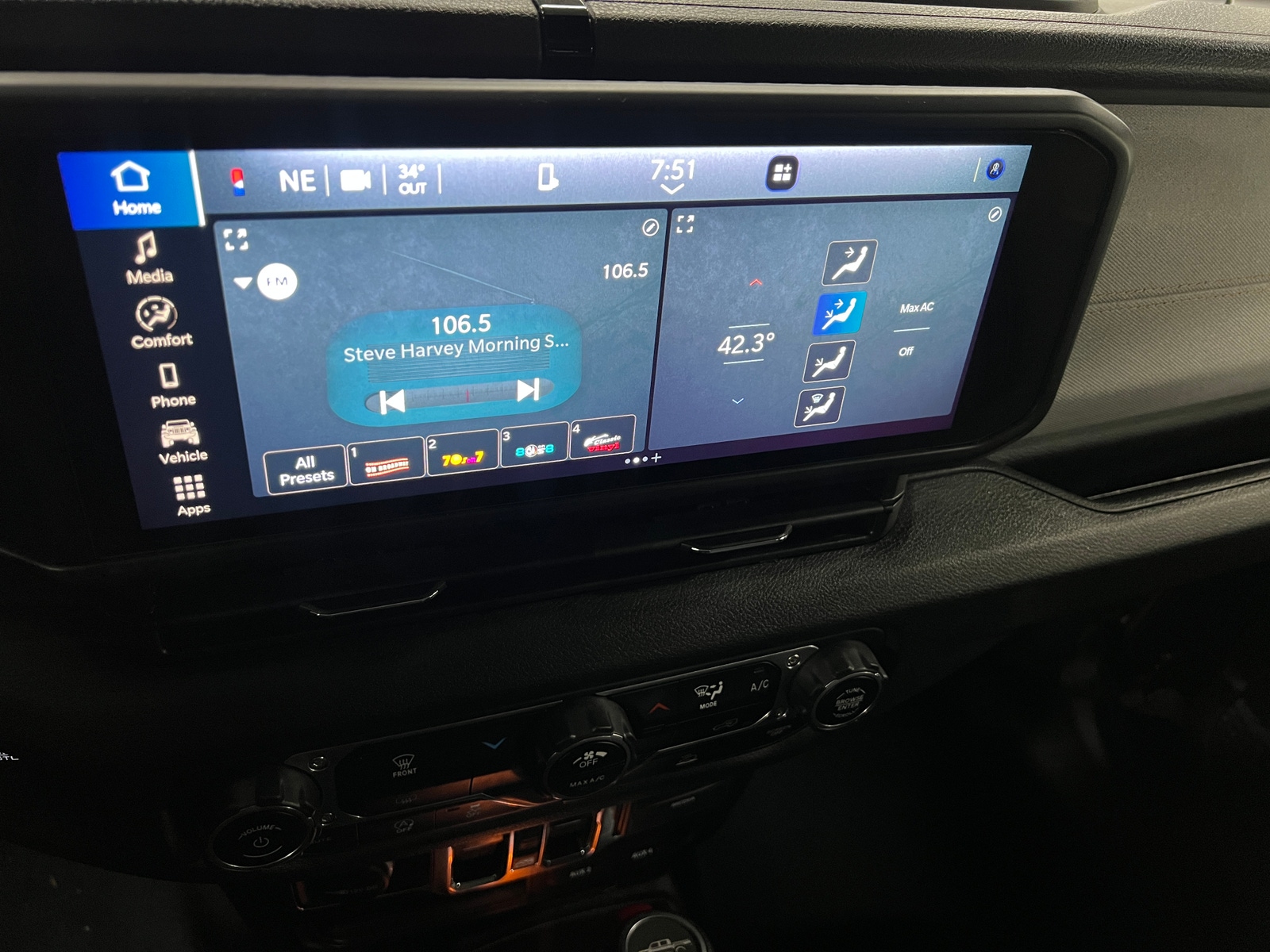 Thumbnail: 2024 Jeep Gladiator - 4