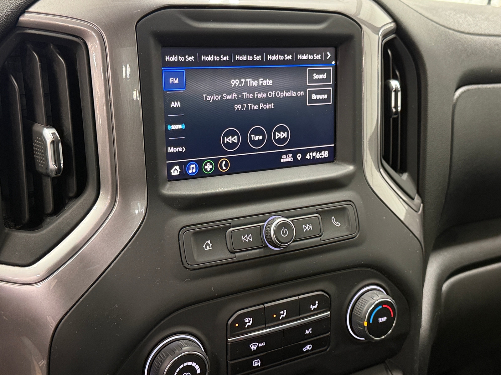 Thumbnail: 2021 Chevrolet Silverado 2500 - 3