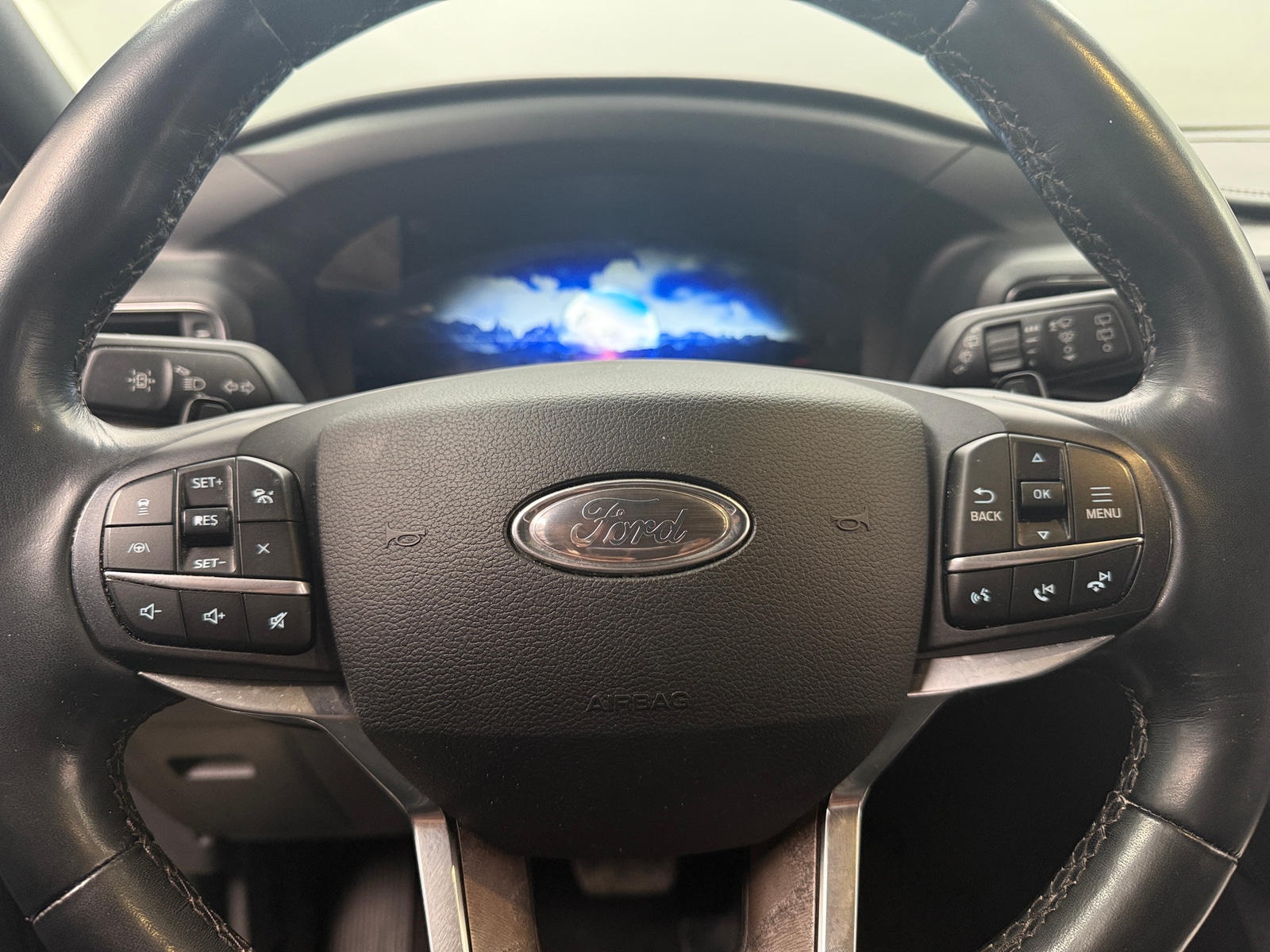 Thumbnail: 2020 Ford Explorer - 4