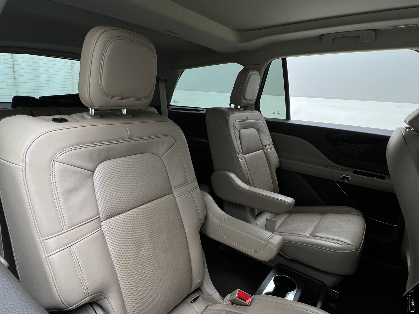 Thumbnail: 2022 Lincoln Aviator - 5