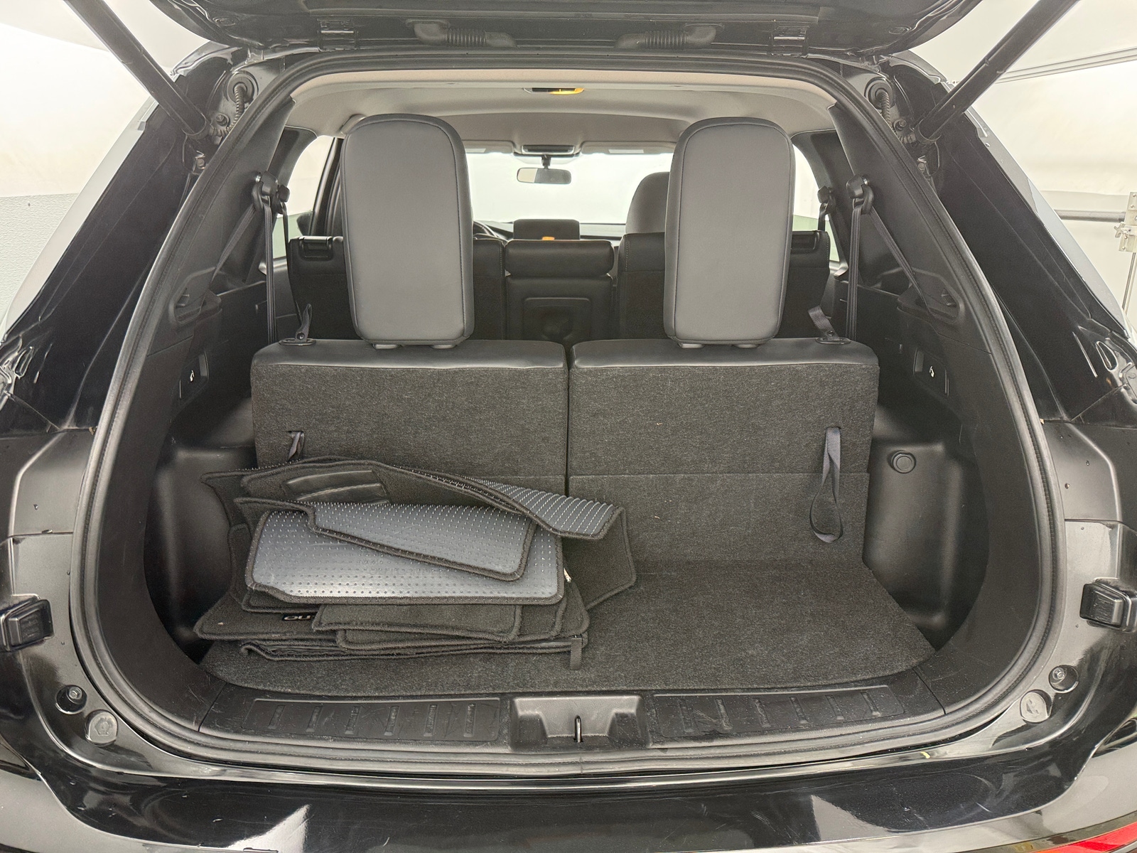 Thumbnail: 2024 Mitsubishi Outlander - 6