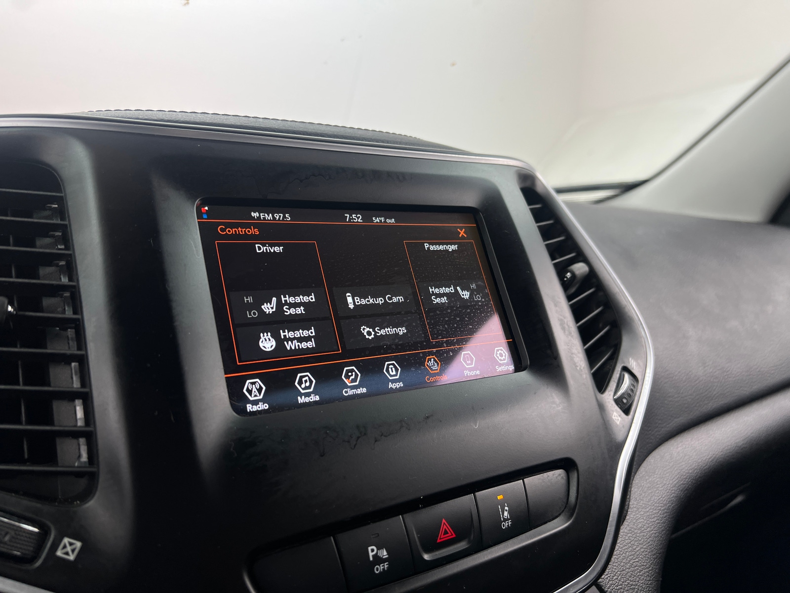 Thumbnail: 2021 Jeep Cherokee - 4