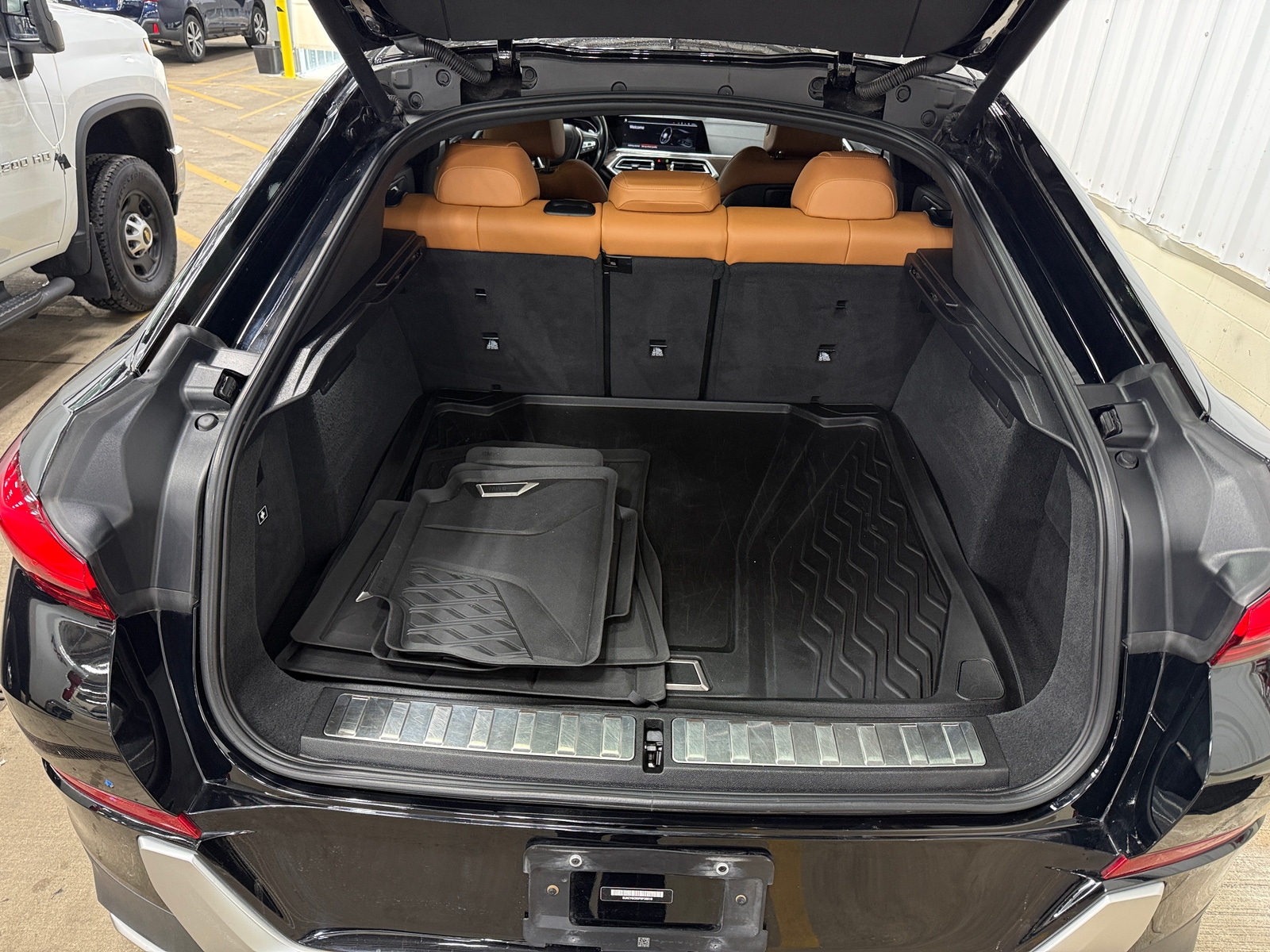 Thumbnail: 2023 BMW X6 - 6