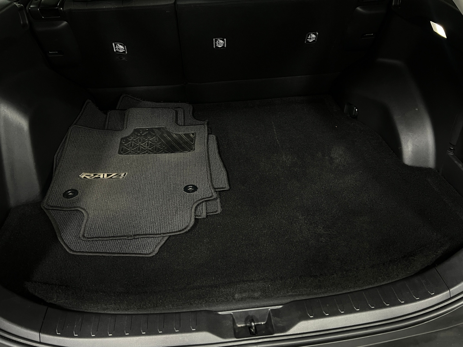 Thumbnail: 2022 Toyota RAV4 - 7