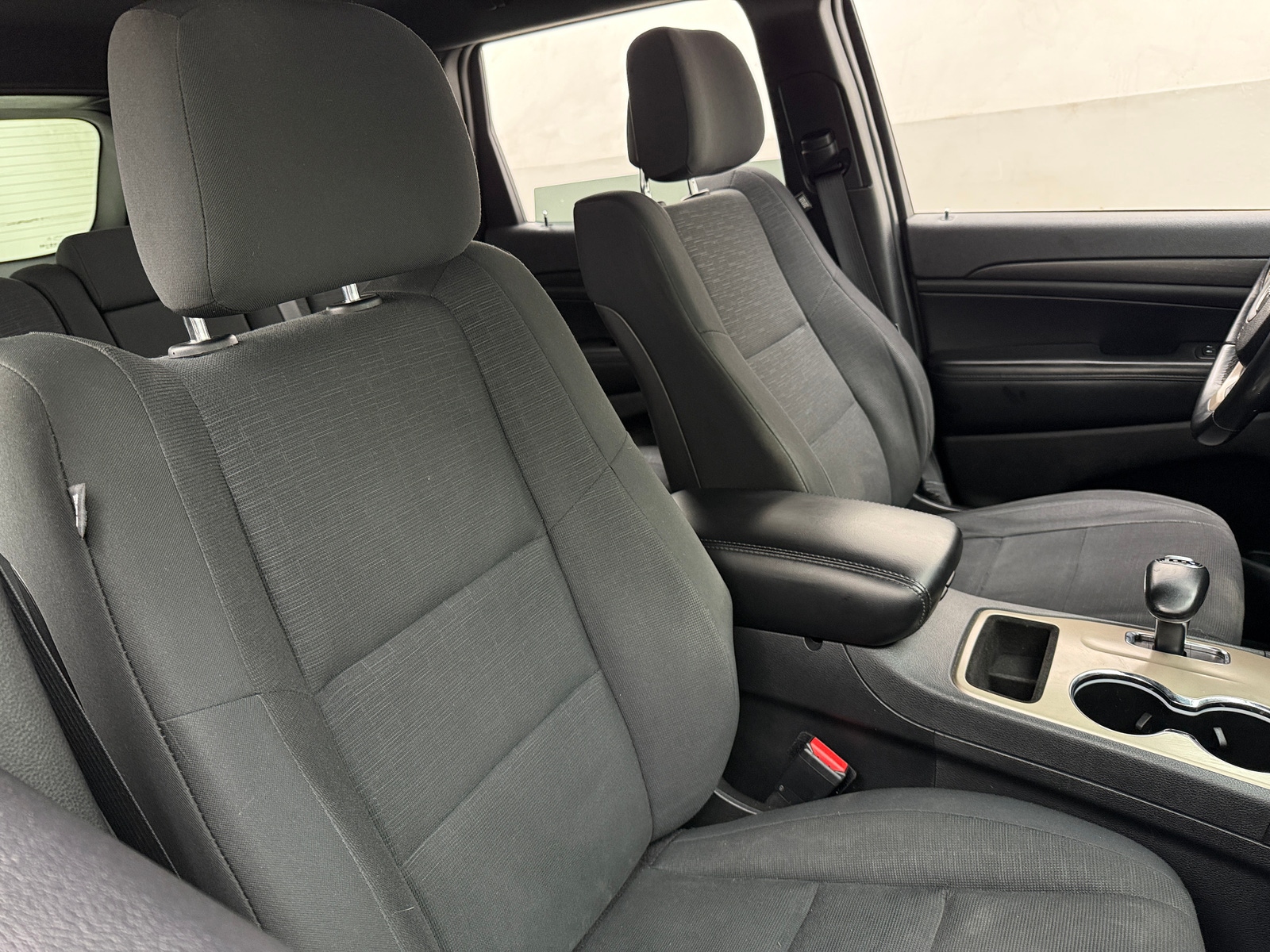 Thumbnail: 2015 Jeep Grand Cherokee - 2