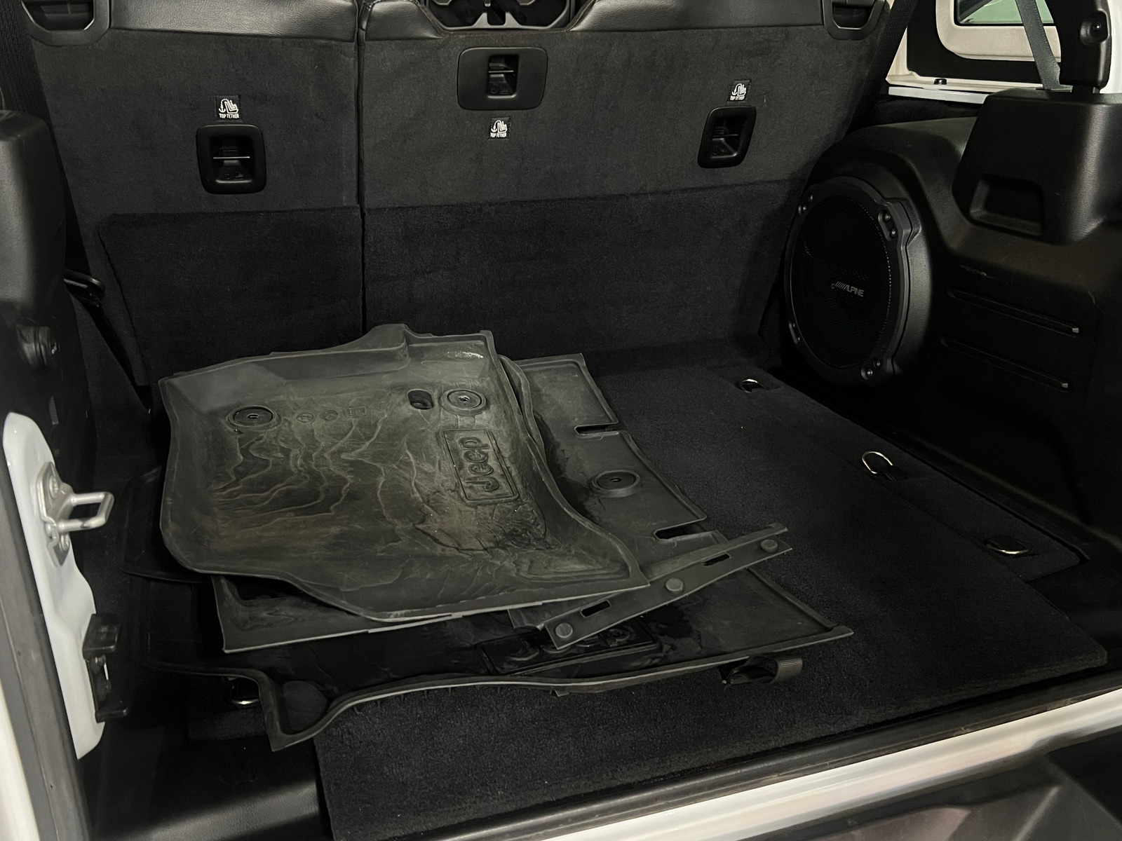 Thumbnail: 2022 Jeep Wrangler - 6