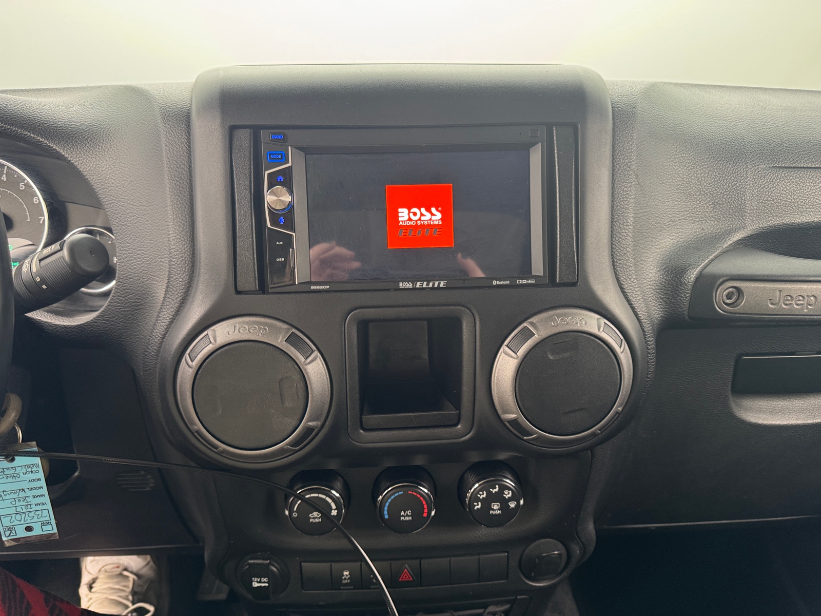 Thumbnail: 2017 Jeep Wrangler - 4