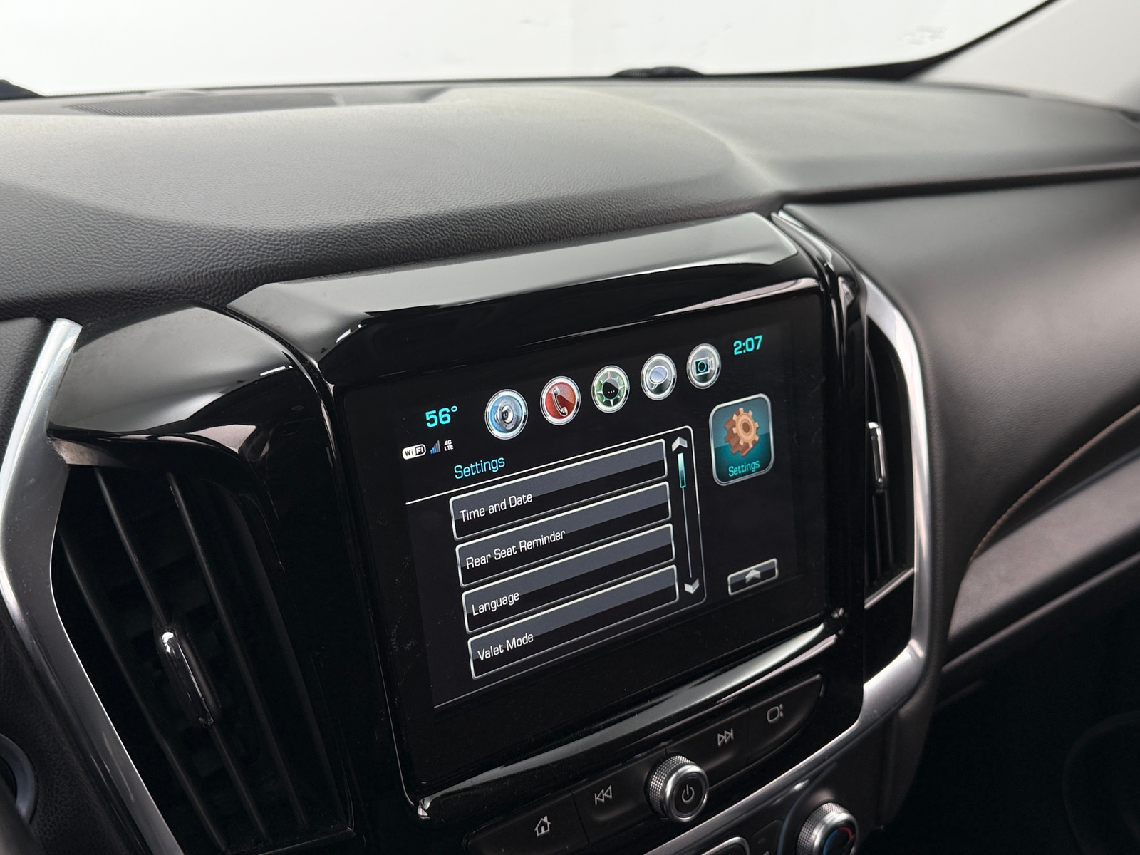 Thumbnail: 2018 Chevrolet Traverse - 3