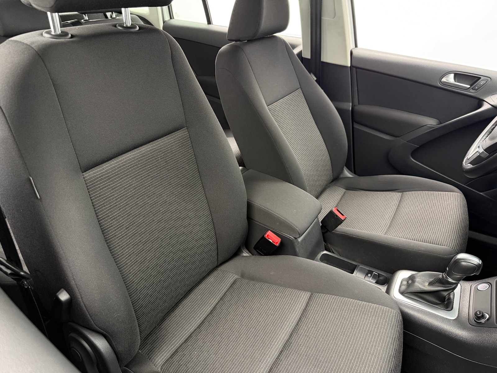 Thumbnail: 2017 Volkswagen Tiguan - 2