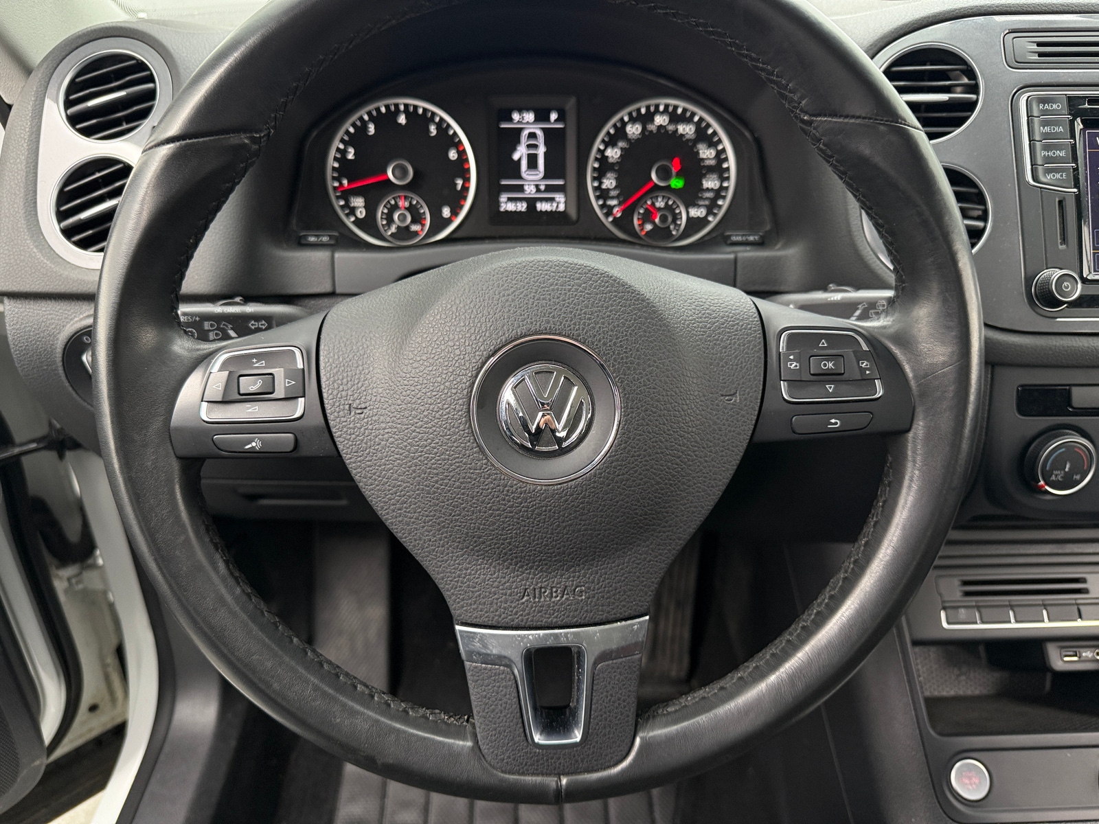 Thumbnail: 2017 Volkswagen Tiguan - 5