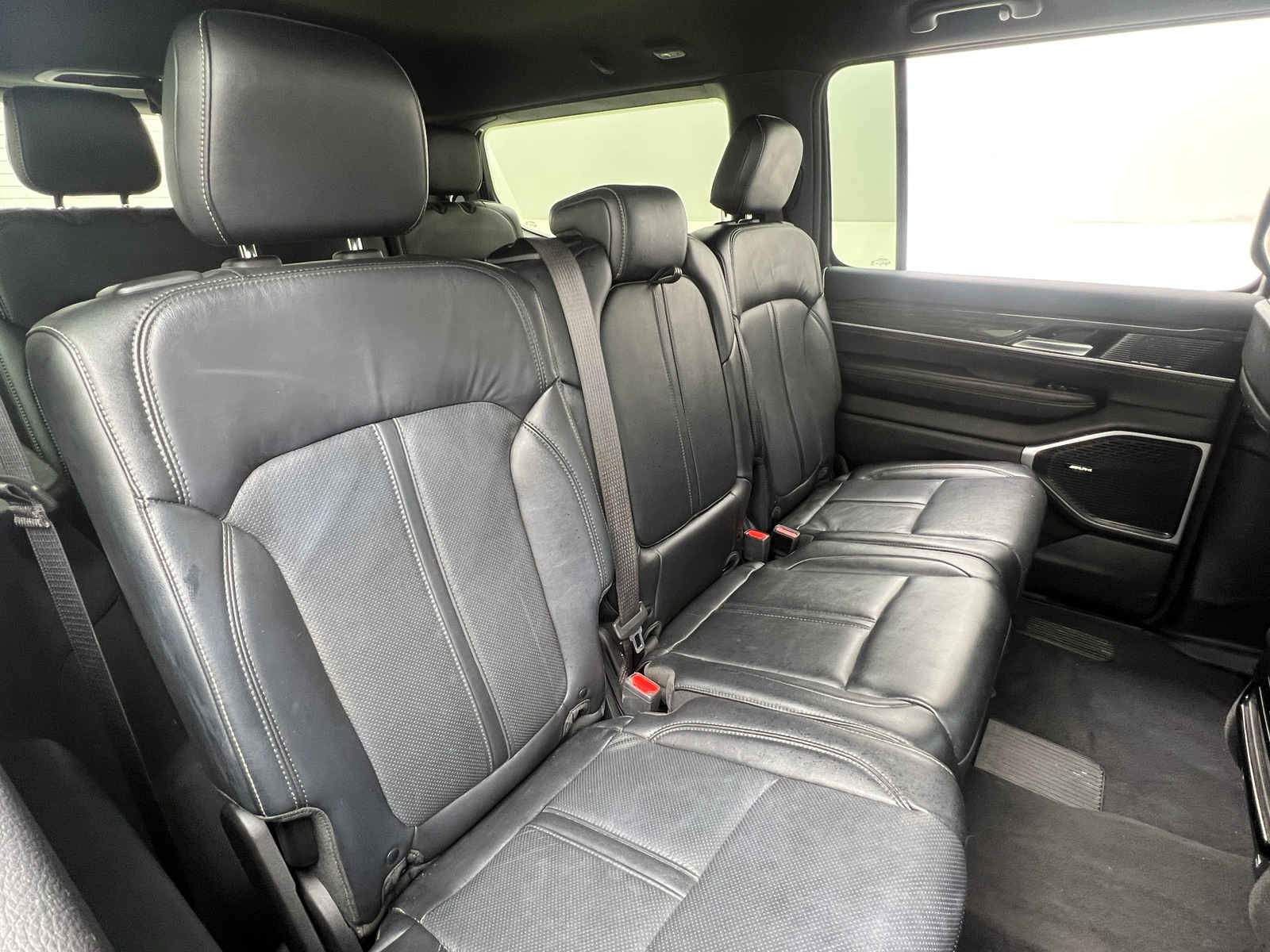 Thumbnail: 2022 Jeep Wagoneer - 5