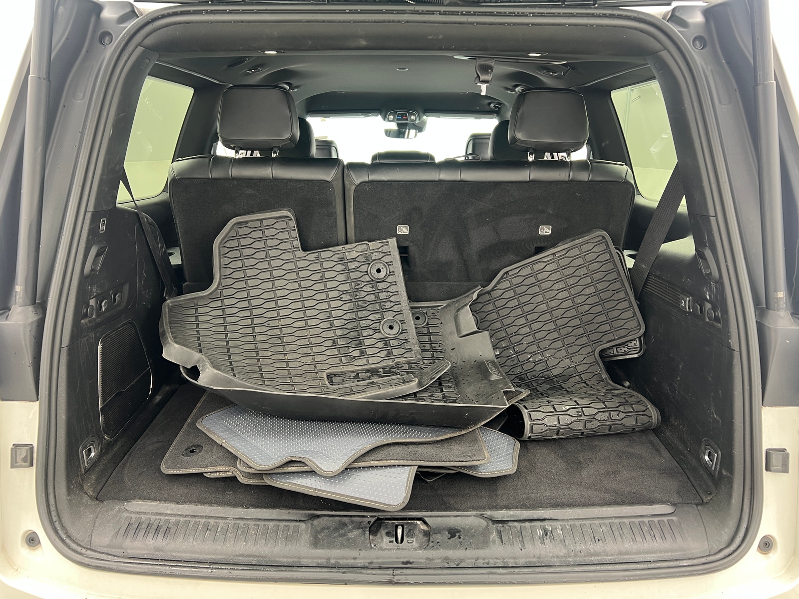 Thumbnail: 2022 Jeep Wagoneer - 6