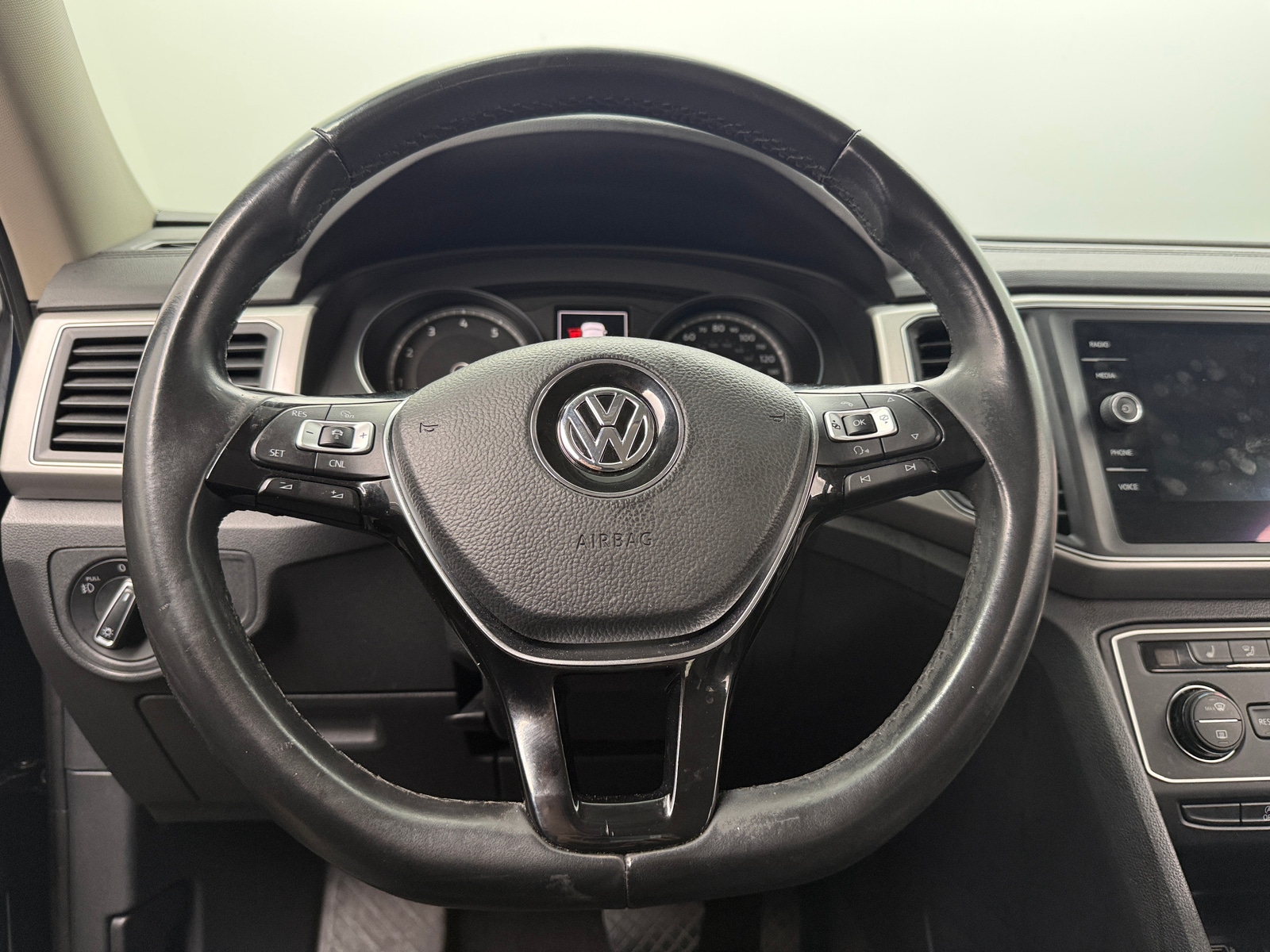 Thumbnail: 2018 Volkswagen Atlas - 4