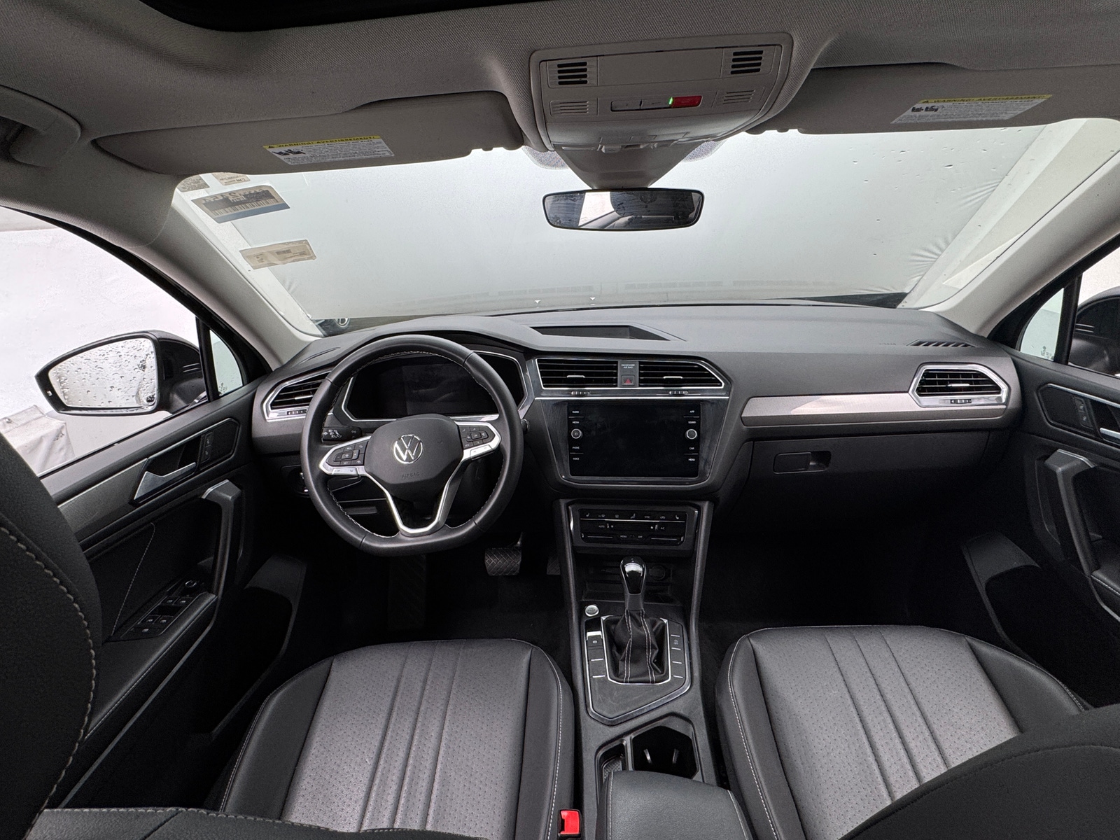 Thumbnail: 2023 Volkswagen Tiguan - 2