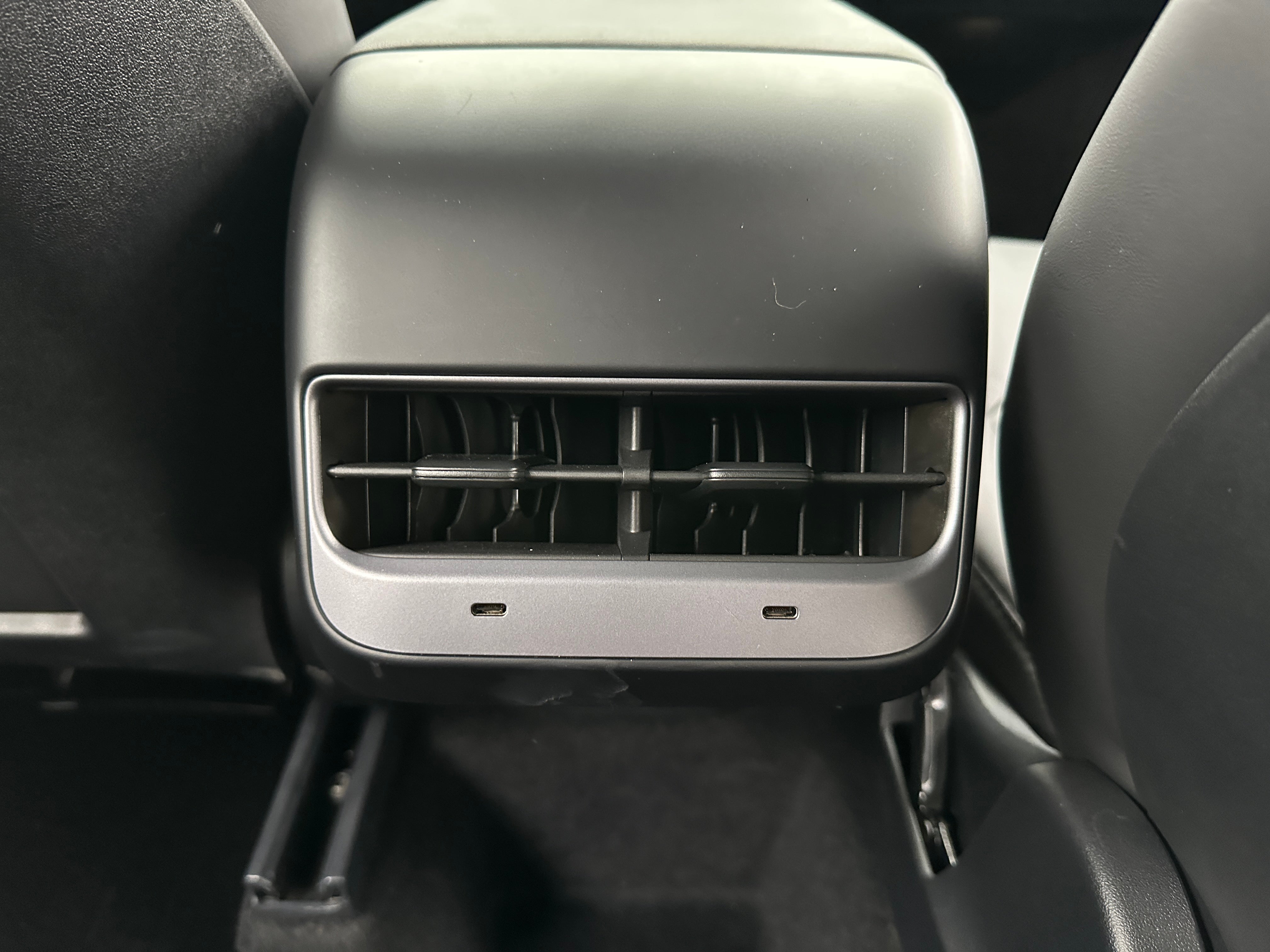 Used 2024 Tesla Model Y Long Range with VIN 7SAYGDEE6RA276031 for sale in Oak Creek, WI