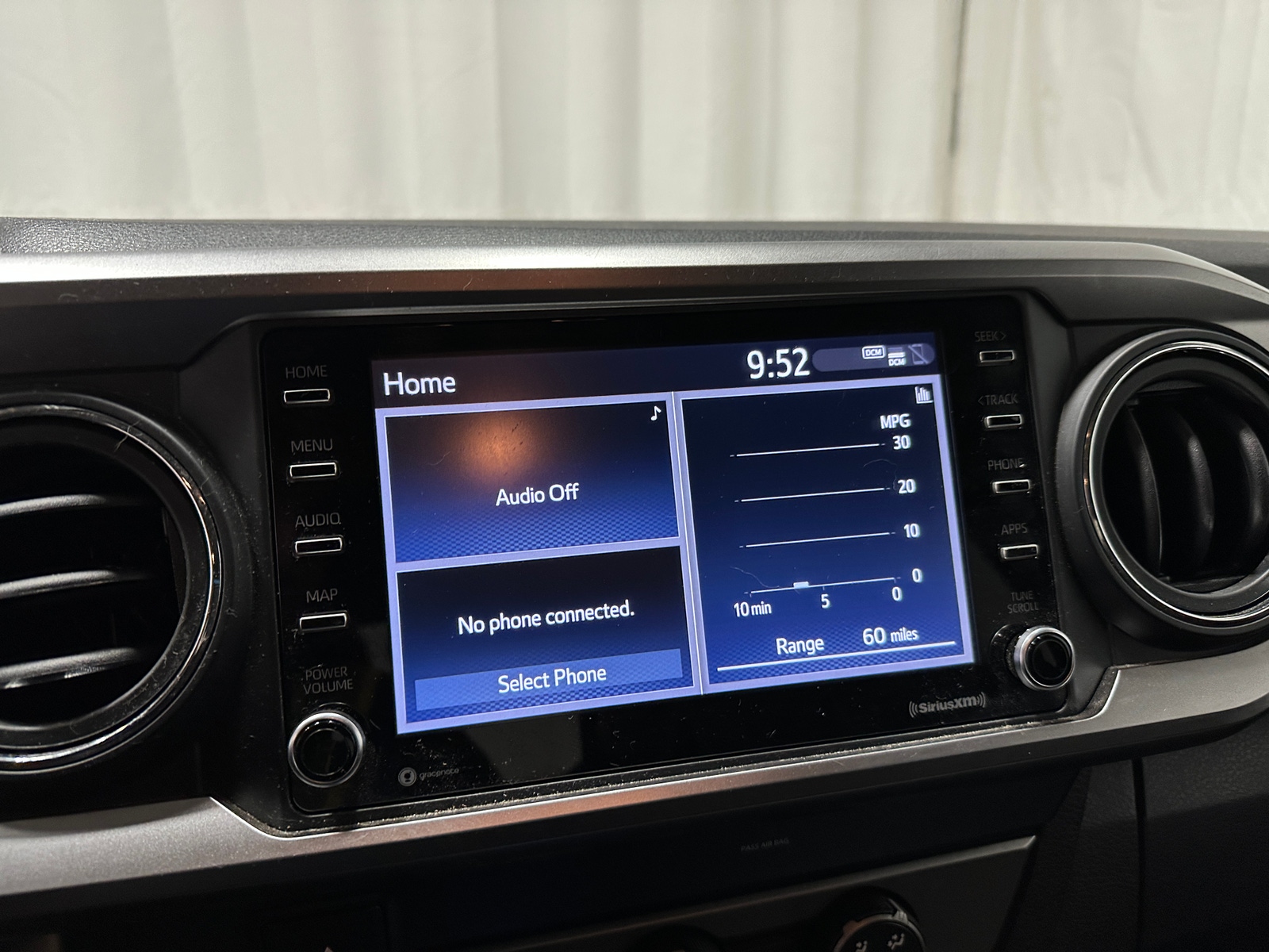 Thumbnail: 2022 Toyota Tacoma - 4