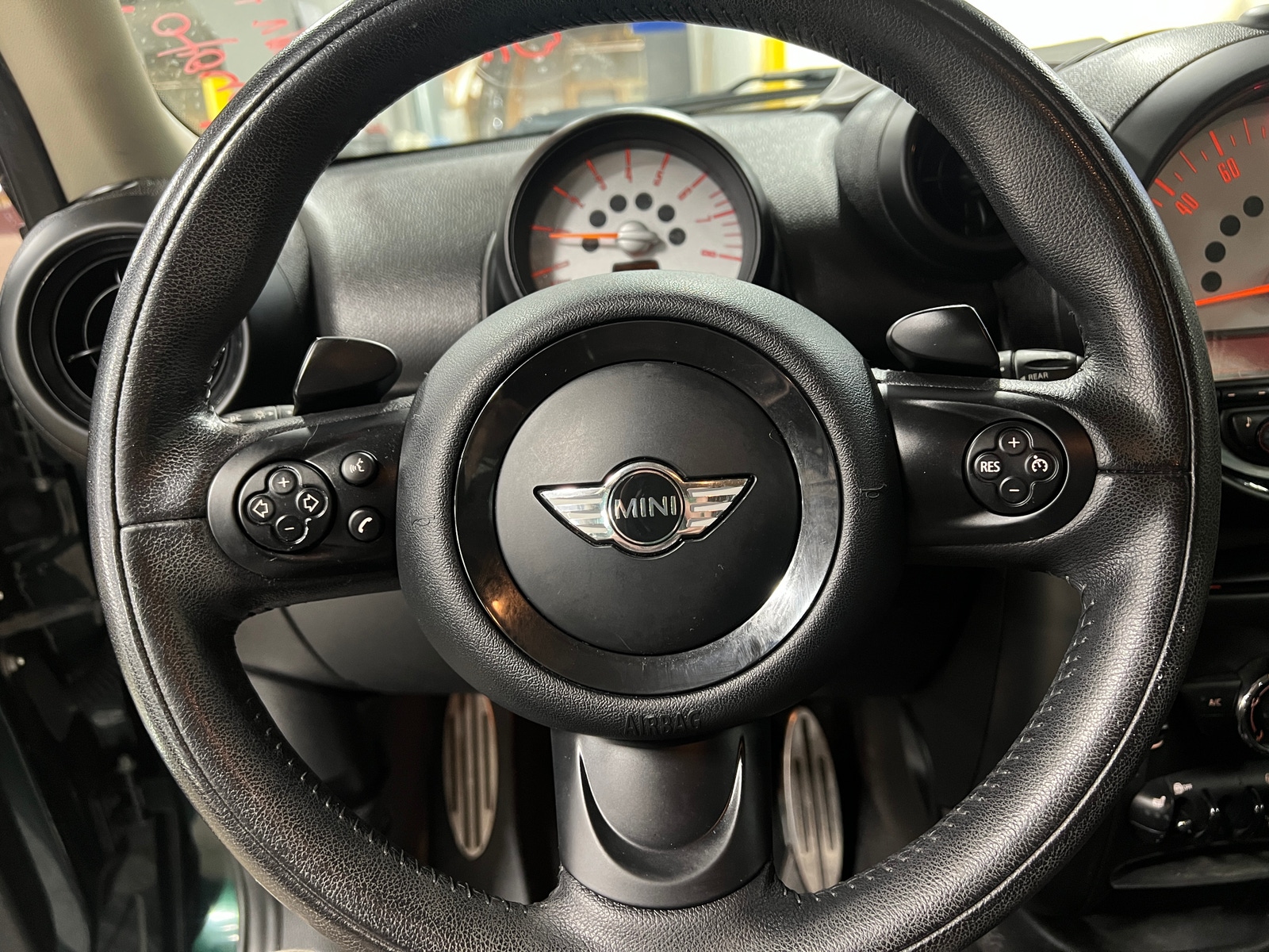 Thumbnail: 2014 MINI Cooper Countryman - 4