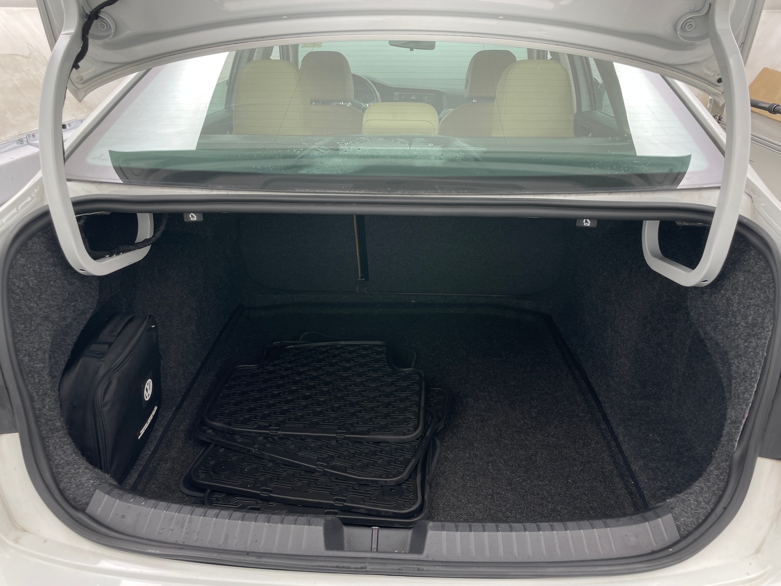 Thumbnail: 2019 Volkswagen Jetta - 6