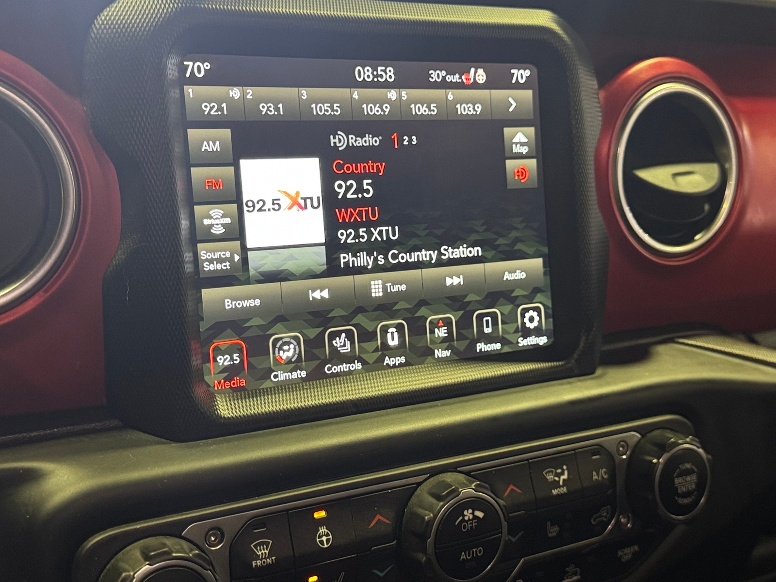 Thumbnail: 2021 Jeep Gladiator - 4