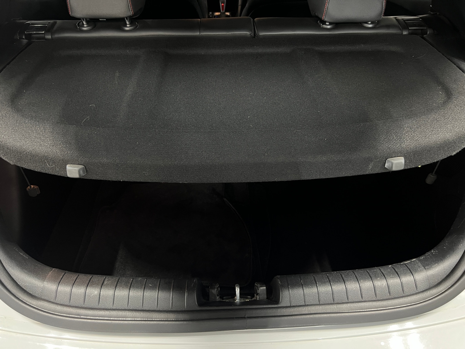 Thumbnail: 2019 Hyundai Veloster - 4