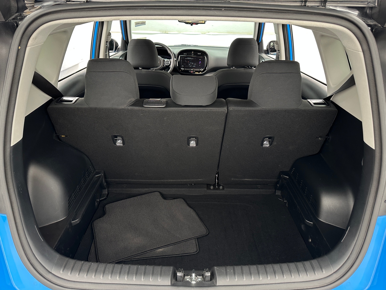 Thumbnail: 2023 Kia Soul - 7