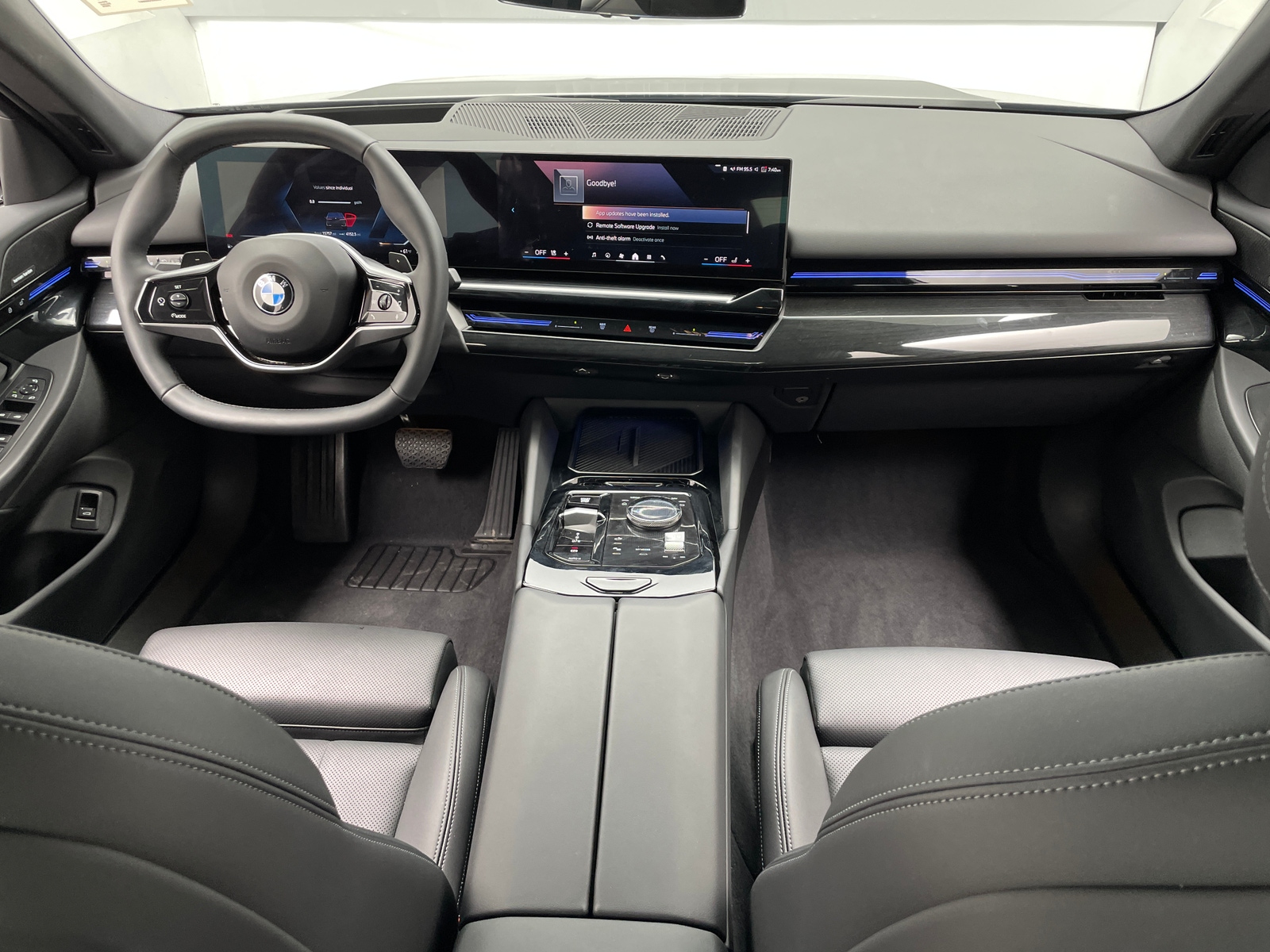 Thumbnail: 2025 BMW 5 Series - 2