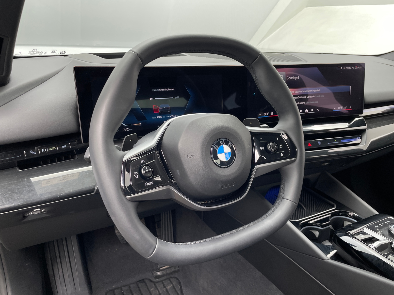 Thumbnail: 2025 BMW 5 Series - 4