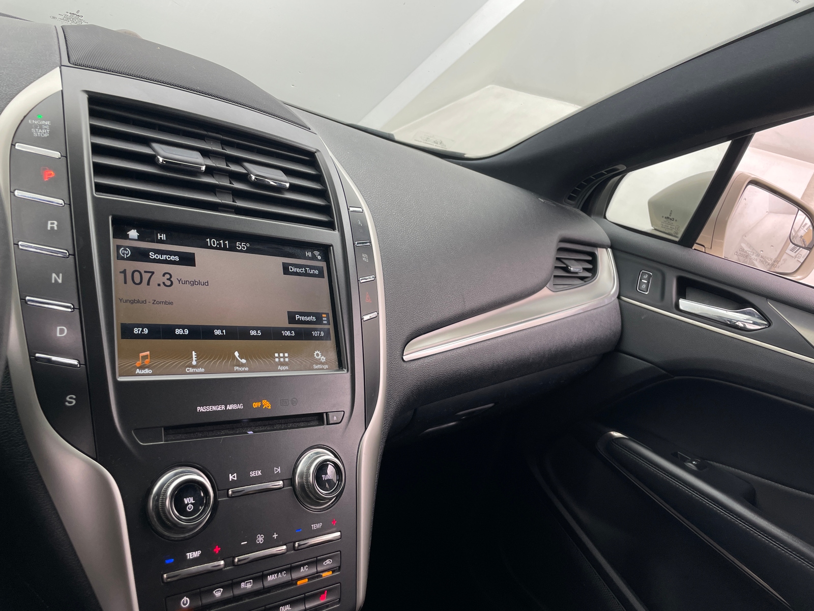 Thumbnail: 2017 Lincoln MKC - 3