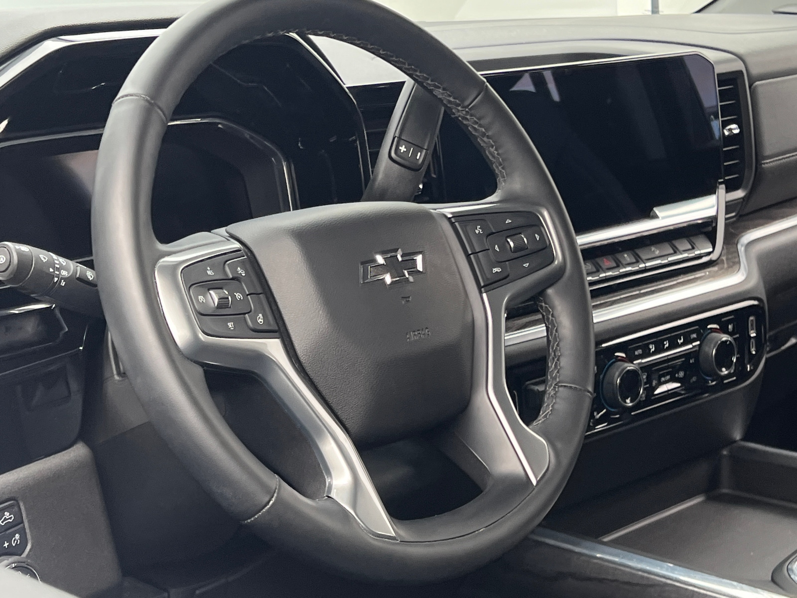 Thumbnail: 2025 Chevrolet Silverado 2500 - 4