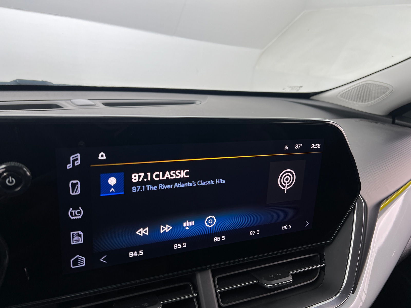 Thumbnail: 2025 Chevrolet Trax - 4